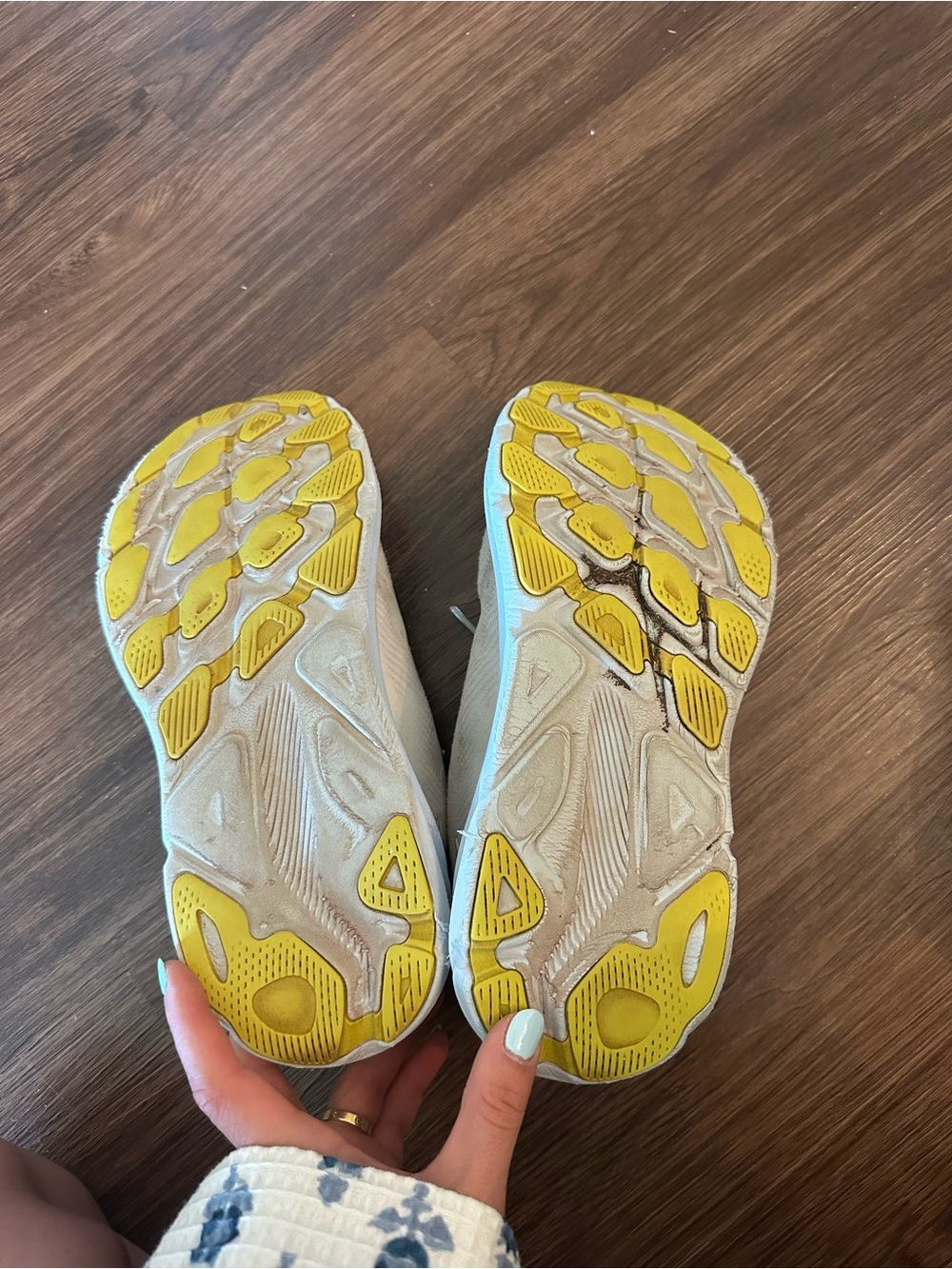 HOKA Clifton sneaker - Picture 3 of 4